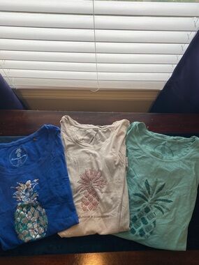 Tommy Bahama tshirts- Pineapple Graphic Tee - Blue, Cream, Mint great shape
